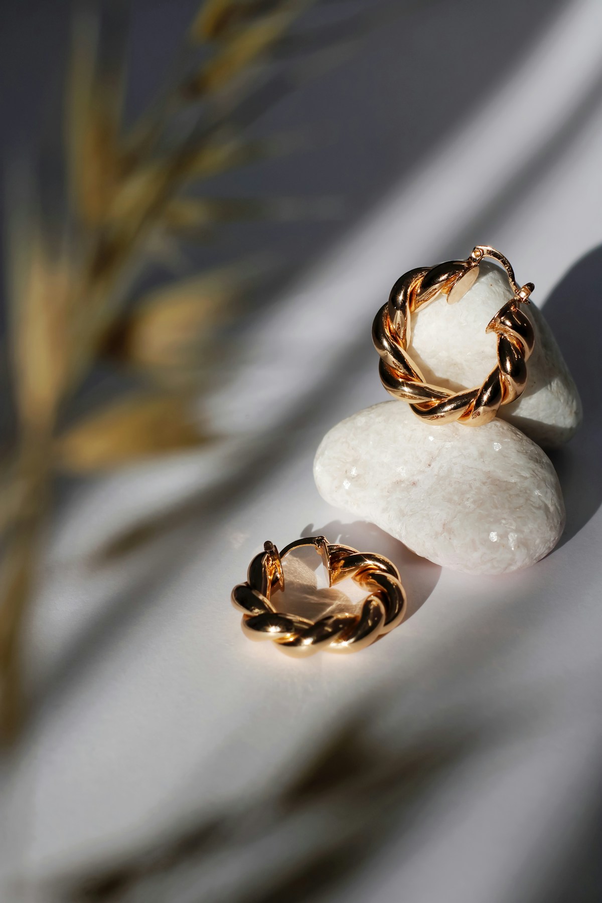 Sculpted hoops